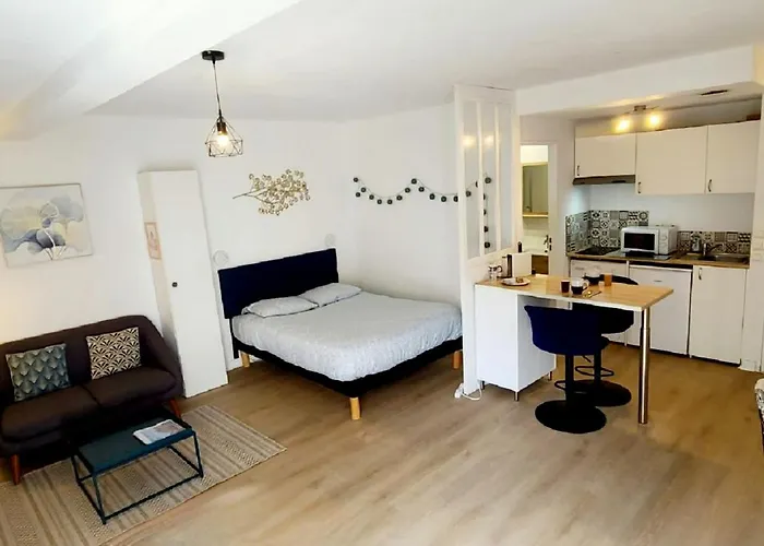 Grand Neuf Parking Privatif 3 Minutes Gare Au Calme